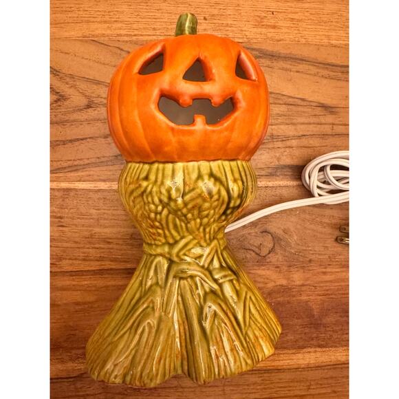 Vintage Lighted Ceramic Pumpkin Haystack Figurine - Halloween Decor Orange light - Picture 1 of 8